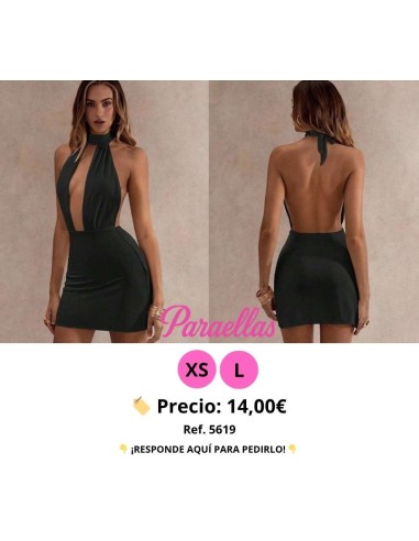 Vestido negro con cuello halter, recortes y espalda descubierta
