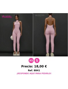 Mono enterizo rosa ajustado de cuello alto