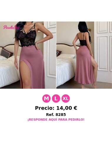 Camisón con abertura lateral y aplicaciones de encaje sexy